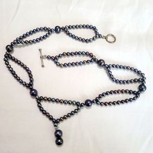 Black pearl necklace
